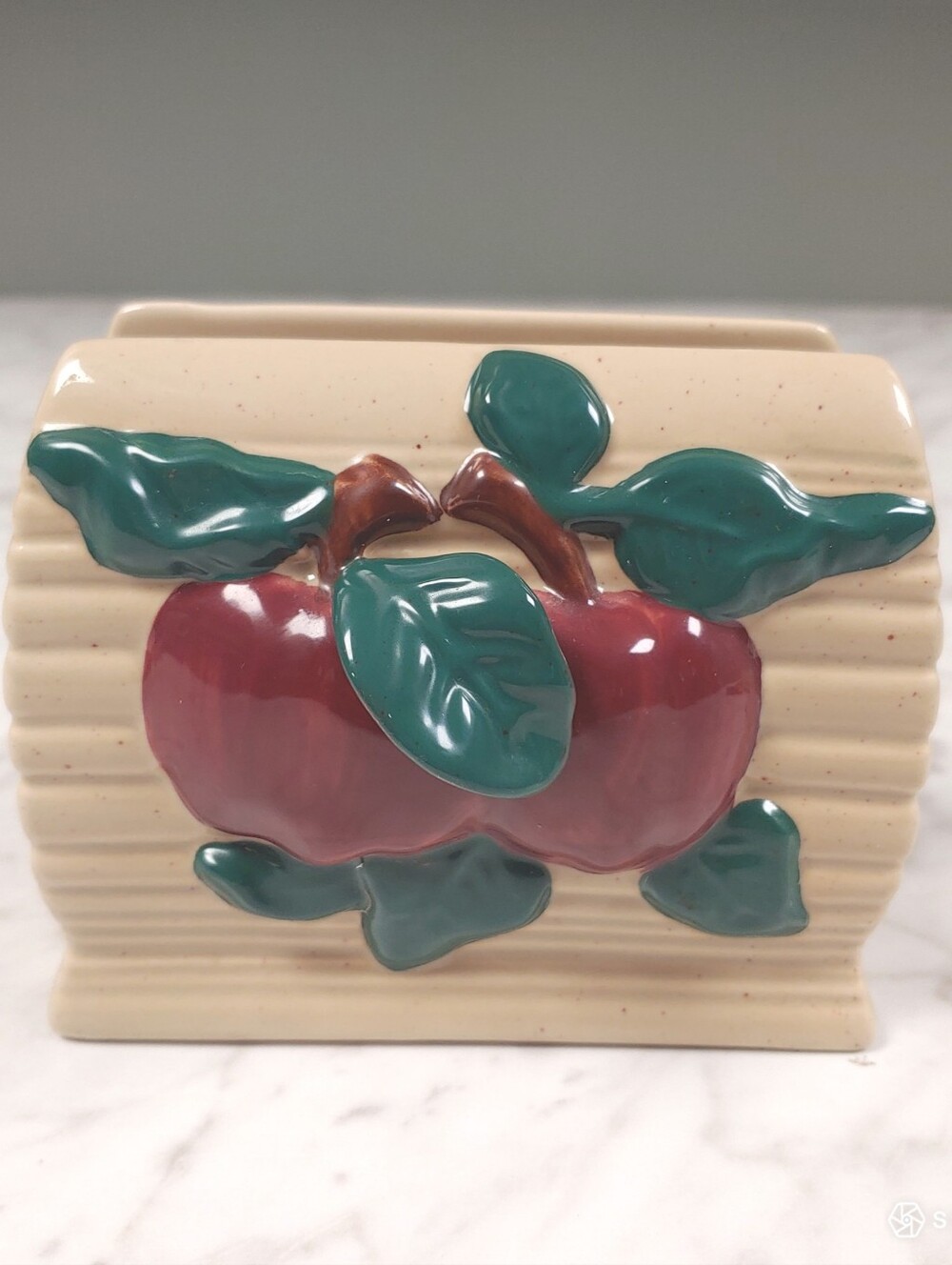 Vtg Ceramic glossy apple & leaves dining napkin holder beige, red, green, beige